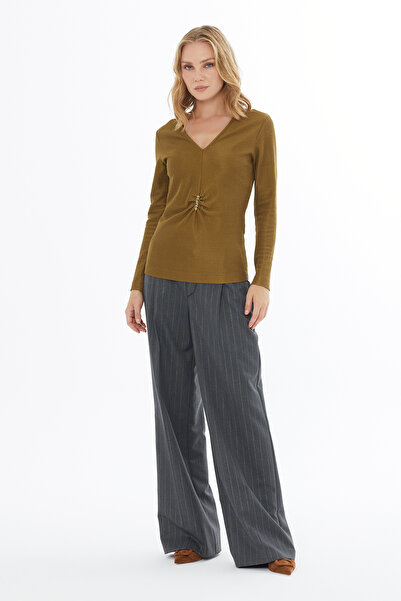 GİZİA V Yakalı Taş İşleme Detaylı Bluz