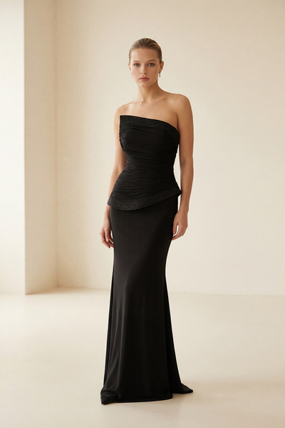 Setre Siyah Straptez Taş Ve Drape Detaylı Tam Kalıp Uzun Abiye Elbise