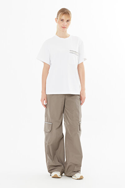 GIZIA SPORT Cep Detayı Aksesuar İşlemeli T-shirt