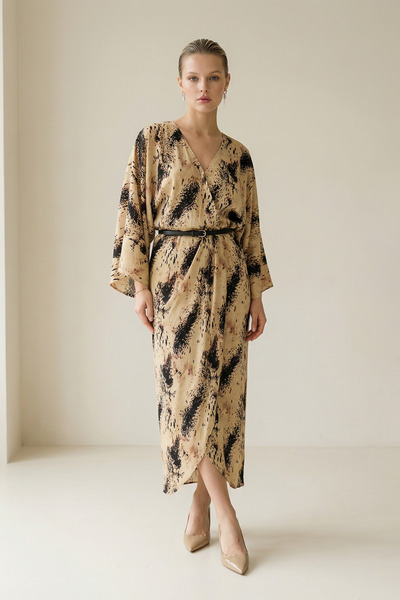 Setre Камилска рокля с колан, удобна кройка, средна дължина и десен