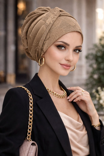 Aişe tesettür Karamel Kahve Kendinden Desenli Burgu Bantlı Bone