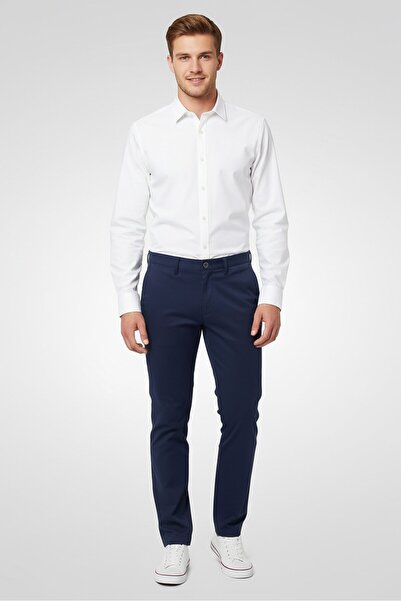 Lacoste بنطال تشينو سادة بقصّة Slim Fit للرجال، أزرق داكن