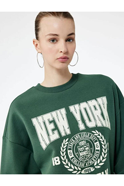 Koton Суитшърт с дълъг ръкав и кръгло деколте с релефен принт