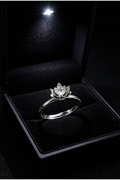 Siset Gümüş 925 Ayar Rodyum Kaplama Tek Taşlı Işıklı Kutuda Lotus Çiçeği Gümü...