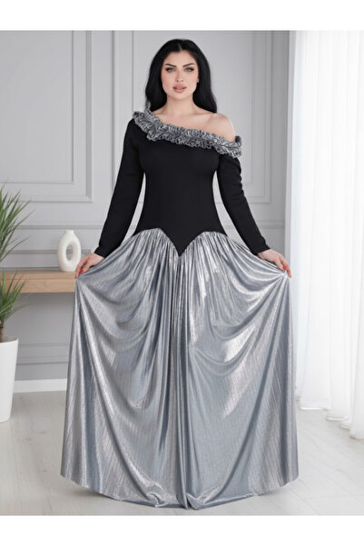 ILAN Elegant off-the-shoulder evening dress with a shimmering silver skirt an...