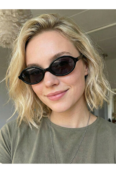 funeyes نظارة شمسية Miux بإطار بيضاوي من الزجاج الأسود مع إطار أسود من Miu