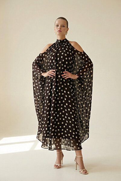 Setre Rochie cu croială confortabilă, maro închis, cu model cu buline și deta...