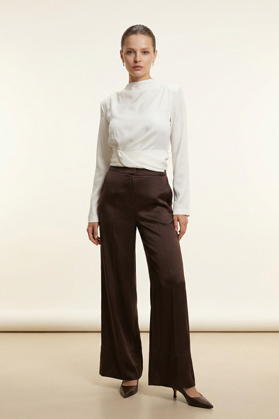Setre Comfortable Cut Wide Leg Pants with Chocolate Color Detailing