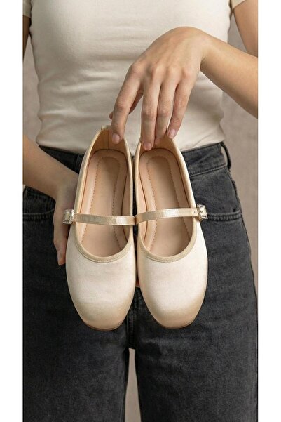 Beyond Жіночі атласні елегантні балетки з пряжкою 1 см BYNDSTNB01