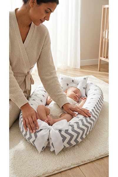 Babynest Yatak + Ortopedik Yastık + Emzirme Yastığı Gri Yıldız Ve Gri Zikzak Üç Ürün Bir Arada
