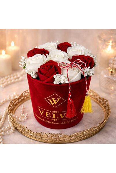 velve Aranjament floral „Pure Love”, cu 9 trandafiri de săpun cu stamine deco...