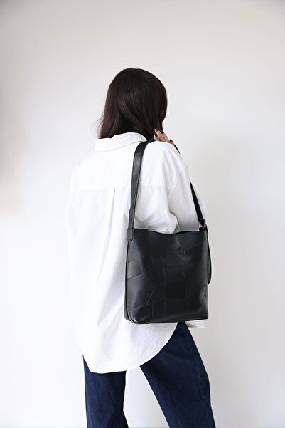 LUTVELIZADE Çanta 2614 - Geometrik Dokulu Deri Görünümlü Siyah Kadın Çanta