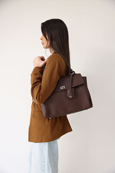 LUTVELIZADE Çanta 2602 - Kapaklı Kilit Detaylı Acı Kahve Kadın Çanta