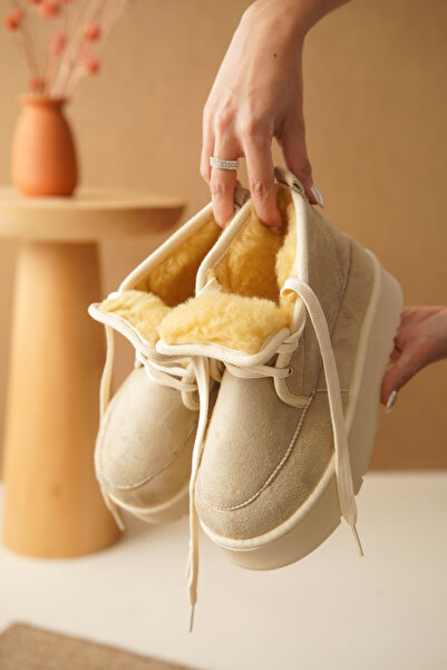 Capone Outfitters Madeline Kalın Tabanlı Yuvarlak Burunlu Bağcıklı Kürklü Kad...