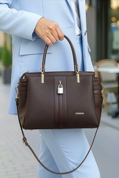 Just Polo حقيبة يد وكتف نسائية بحزام طويل وثلاثة أقسام مع تفاصيل قفل وإكسسوار...