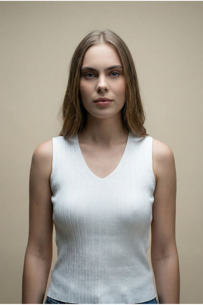 Shophia White V-Neck Women's Knitwear Blouse