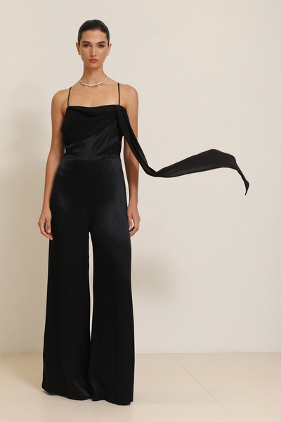 Setre Black Thin Strap Collar Detailed Waist-Fitted Jumpsuit