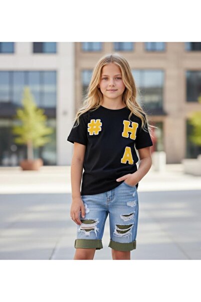 Hilal Akıncı Kids تيشيرت مطرز بنمط اللفافة للفتاة مع شورت ممزق التفاصيل