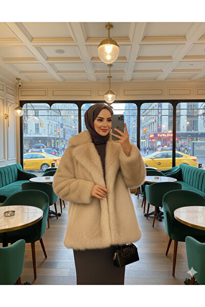 bellura Double-Breasted, Fringed, Lined, Buttoned Fur Coat