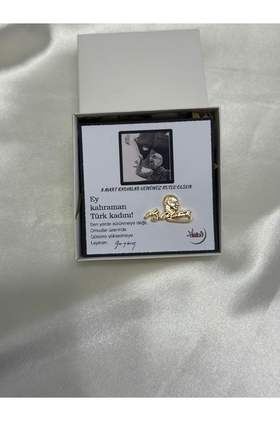 Tüko Store KADINLAR GÜNÜ ÖZEL HEDİYE SABİHA GÖKÇEN ROZET ÖZEL KUTULU