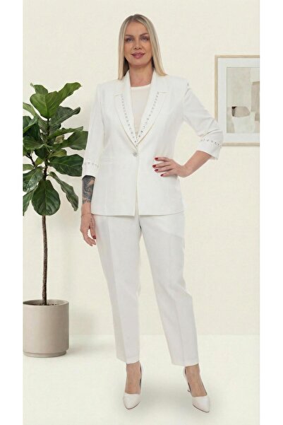 MİSS DİAMOND طقم مزدوج أنيق بتفاصيل حجرية مع بنطال أبيض بسيط وأنيق