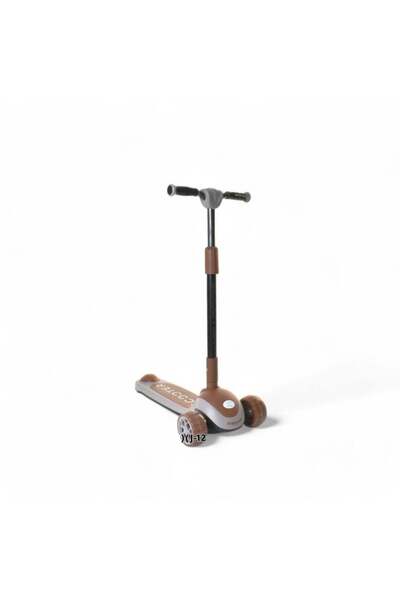 Rally Adjustable three-wheel scooter - assorted colors