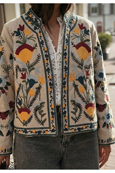 BÜŞ hakim yaka çiçek nakışlı kadın ceket