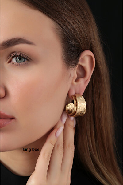 King Bee أقراط دائرية معدنية ذهبية اللون عصرية ذات طبقات مزدوجة - سلسلة ديفيت