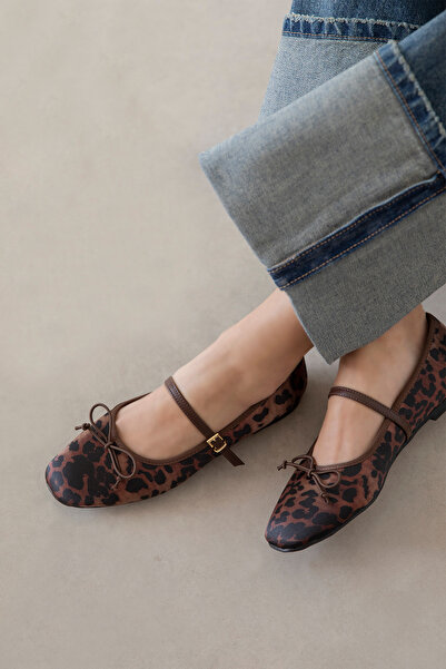 STRASWANS Maxy Kadın Fiyonk Detay Saten Babet Leopar