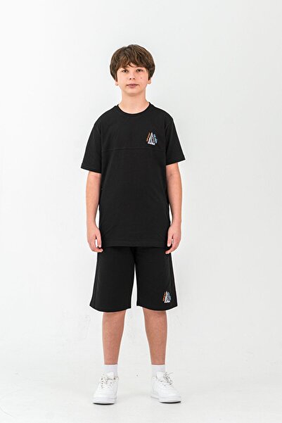Mışıl Kids شورت للأولاد مطرز من الأمام وطباعة من الخلف وتطريز على الساق اليسر...