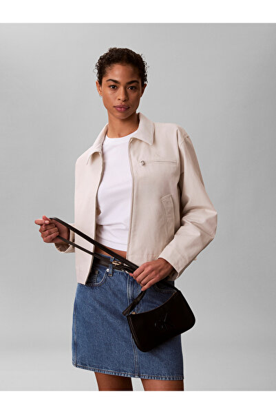 Calvin Klein حقيبة صغيرة جريئة من كالي كارداشيان