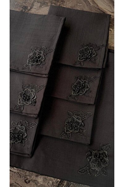 Hubb Interiors Güllü Stain-Resistant Tablecloth Set