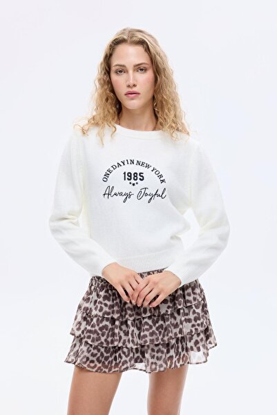 Shoe Box By Quzu Quzu Embroidered Knitwear