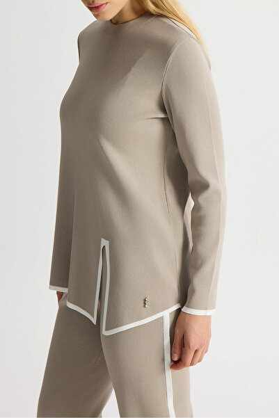 MISS DALIDA Önü Yırtmaç ve Tiktak Detaylı Triko Tunik Stone