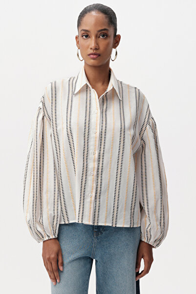 Exquise Shirt Collar Long Sleeve Buttoned Regular Shirt