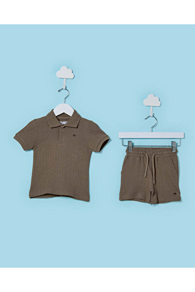 REDTAG طقم قميص بولو قماش جاكار بني اللون من قماش الجاكار للأطفال الرضع (قطعتان)