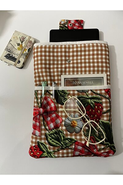GÖKDAĞ BEDDING Kareli Çilek Desenli El Yapımı Tablet Kılıfı Organizer-Kalemli...