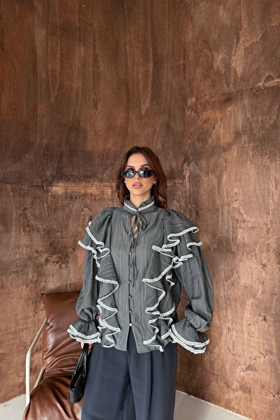 MODAMERSİ Women's Gray Ruffle and Lace Detailed Shirt