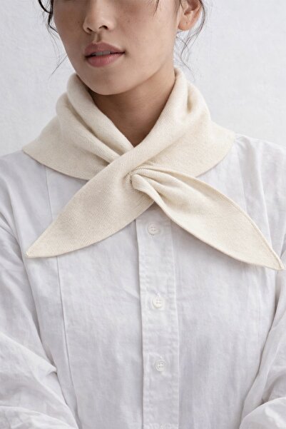BAHELS Viral Cream Color Interlocking Neck Collar Shawl Scarf