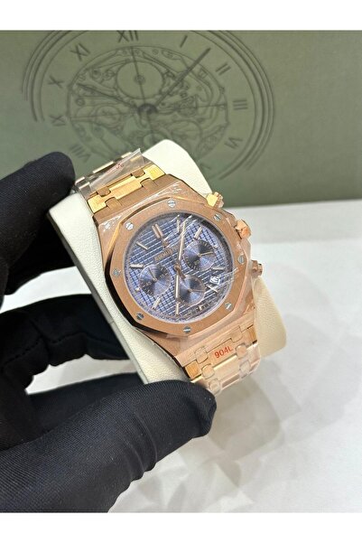 Watch A men's watch with a sophisticated design that combines elegance and pr...