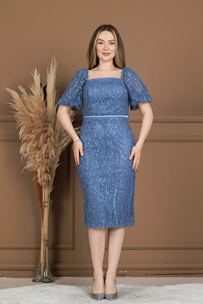 BEYBOS فستان بقصة قلم رصاص وياقة مربعة من قماش مطرز بالكامل - أزرق إنديجو