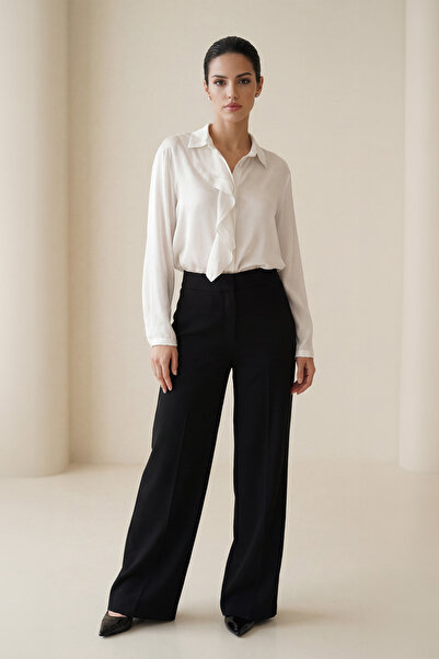 Setre Black Comfortable Cut Pants with Ce Detail