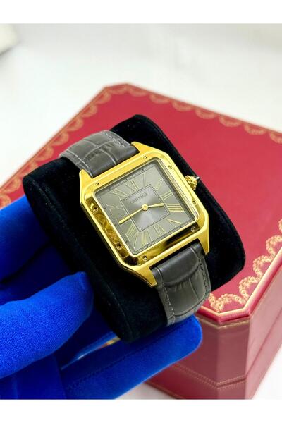 Watch A men's watch with a sophisticated design that combines elegance and pr...