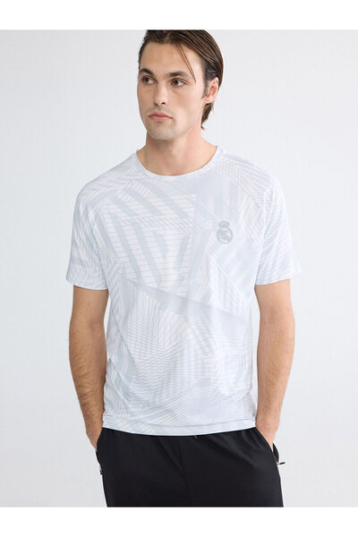 LC Waikiki Nevavm Oval Collar Real Madrid Printed Men's T-Shirt with Difference