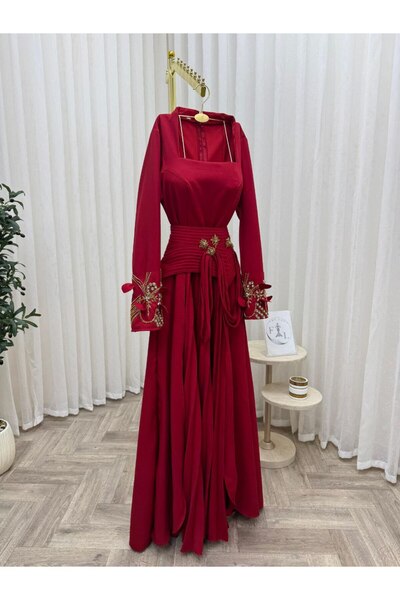 Kira Fashion Soft, flared Barbie-style dress. Two colors: red and beige.