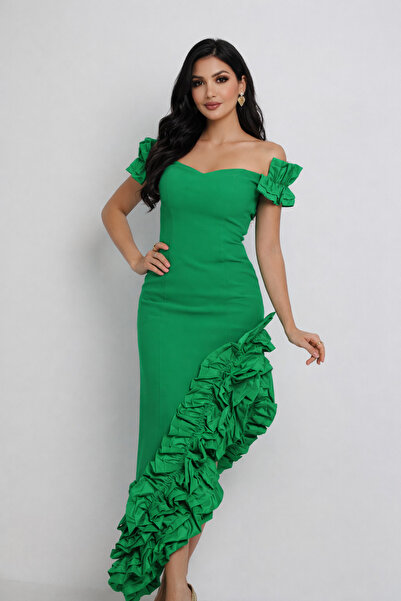 Elegant Green balloon dress in crepe fabric, decorated with ruffles