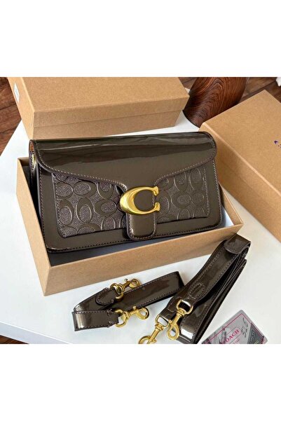 Generic Shoulder bag with accessories