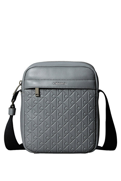 Calvin Klein Gri Erkek Postacı Çantası EMBLEM AOP EMBOSS REPORTER
