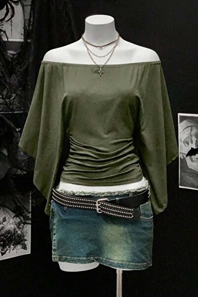 Karakedi Madonna Collar Shoulder and Sleeve Detail Bat Sleeve Basic Bodysuit