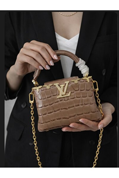 BARAQA Shoulder and handbag with all accessories, high quality